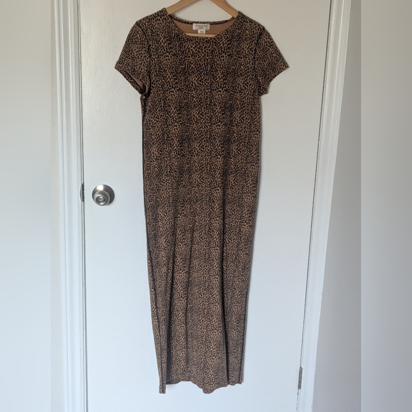 Jones New York Dresses & Skirts - Vintage Jones New York Leopard Print Short-Sleeve Maxi Dress